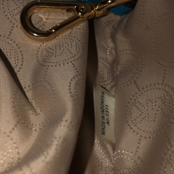 SOLD Heritage blue Michael kors medium Selma - Picture 7 of 7